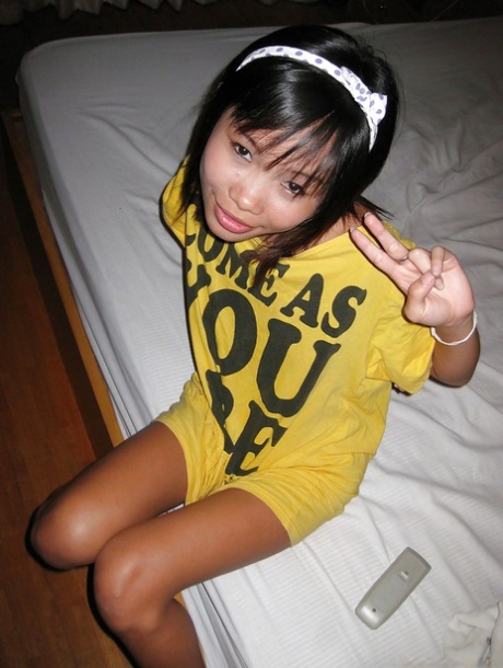 Sweet asian teen babe exposing her tiny tits and gets shagged 57479861